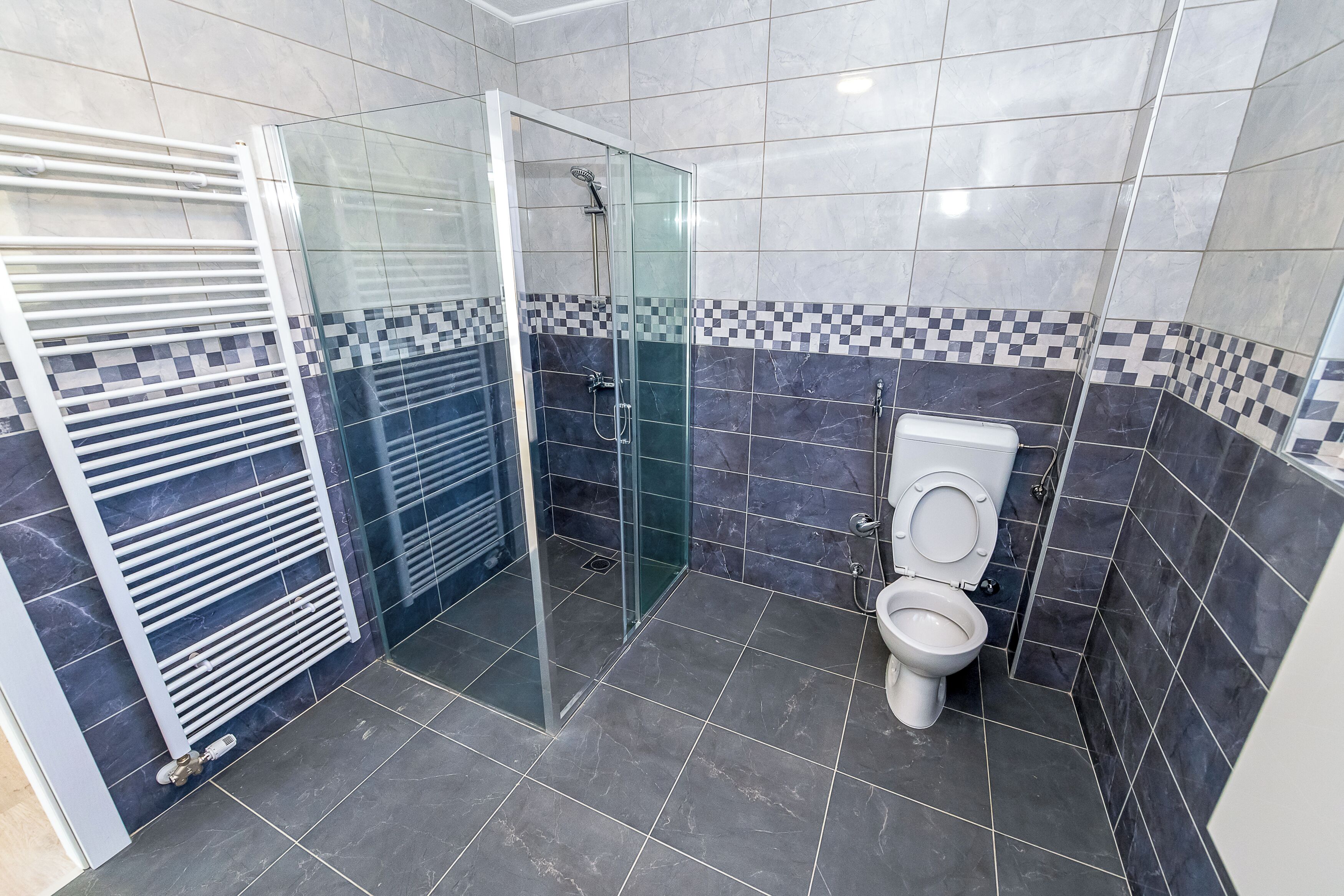 Vila Khas, kolam renang pribadi | Kamar mandi | Shower, pengering rambut, handuk, dan sabun