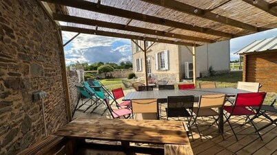 Beautiful 18th-century residence just a stone's throw from Camping l'Escapade and its lovely swimming pool!