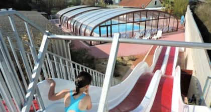 Beautiful 18th-century residence just a stone's throw from Camping l'Escapade and its lovely swimming pool!