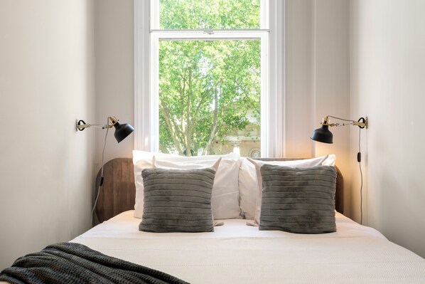 1 bedroom, iron/ironing board, Internet, bed sheets - Cosy Gem in Shoreditch High Street - Old Street St (London)