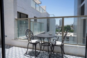 Terrace/patio - O&O - 2 BR Stylish & Modern Apartment (Bat Yam)