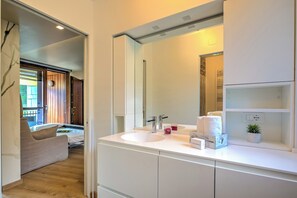 Luxury Apartment, Multiple Bedrooms (Il Mughetto Campo Smith On The Ski) | Bathroom | Shower, hair dryer, bidet, towels - Il Mughetto Campo Smith On The Ski Slopes (Bardonecchia)