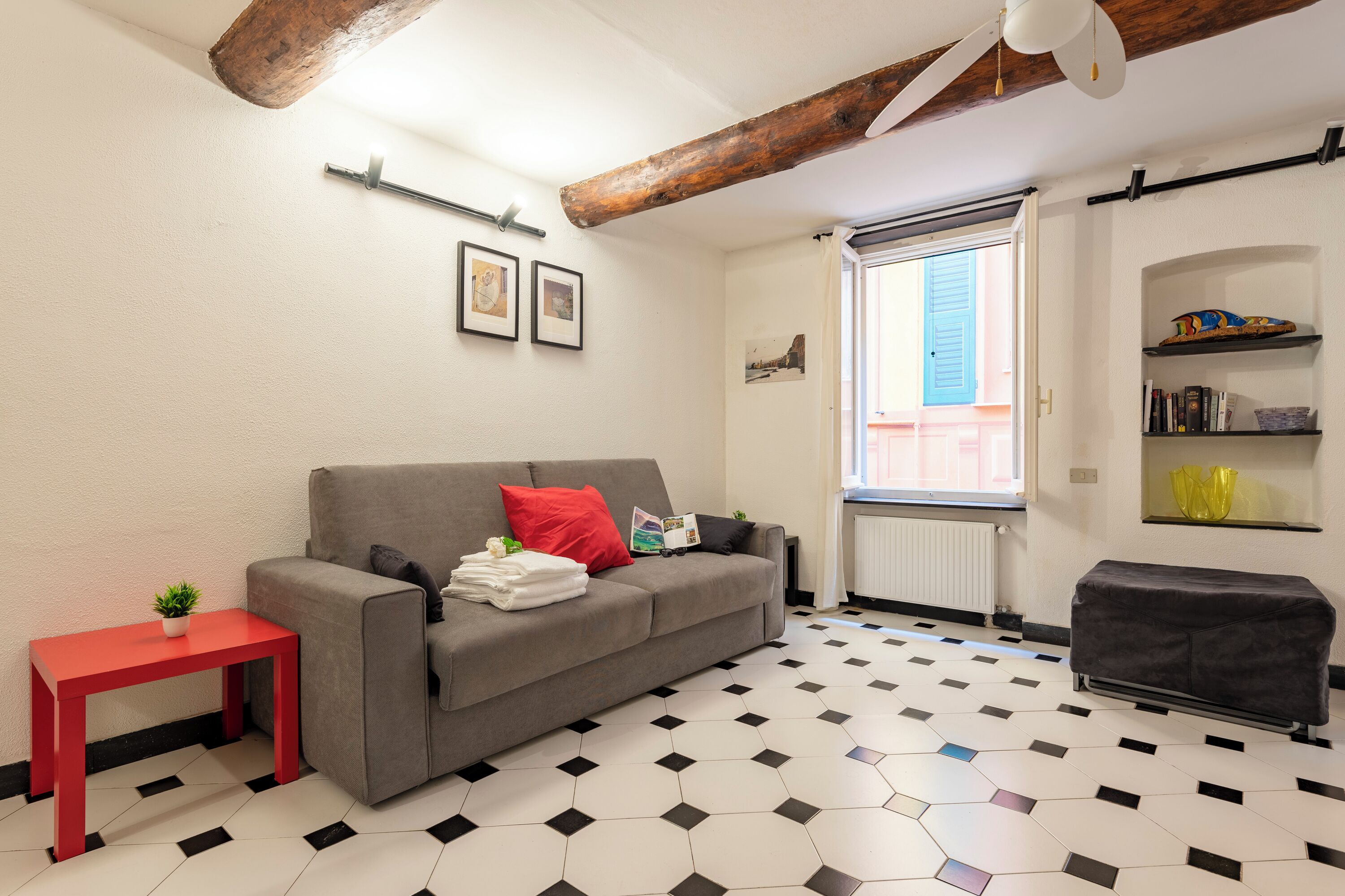 Standard Apartment, Multiple Bedrooms (Charming Flat Historic Center Camogli) | Living area | Flat-screen TV