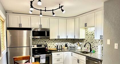 1 bedroom furnished apartment, great location, 10 minutes from Frontier Park.