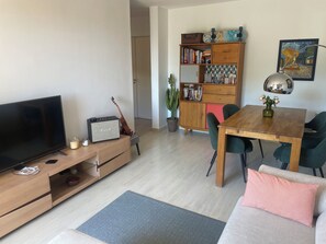 Smart TV - Superb apartment in provencal residence with pool (Antibes)