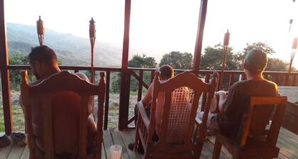 Cabin in Platanillo with waterfall access and forest view