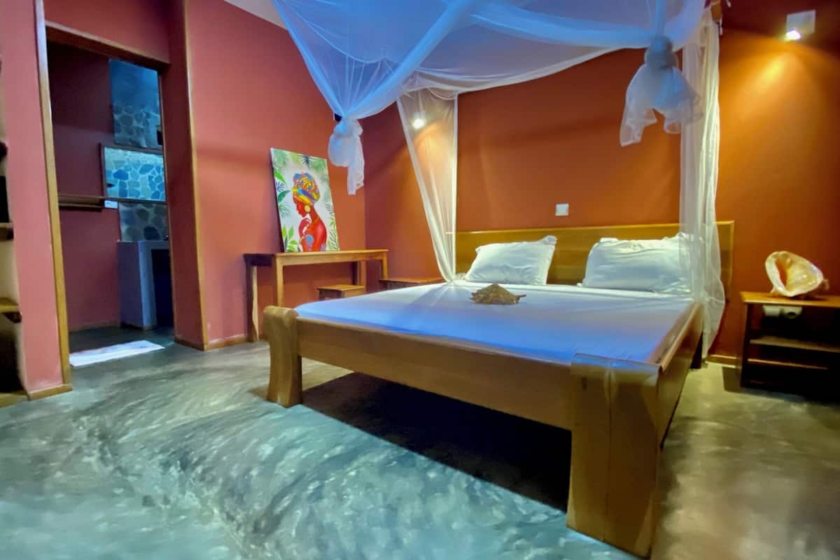 Triple Room, Ocean View | Hypo-allergenic bedding, in-room safe, desk, iron/ironing board