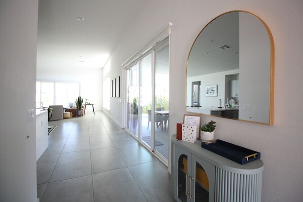 Interior - Spacious 4BR/4BA Mid-Century Modern in Indian Wells (Indian Wells)