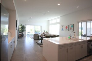 Interior - Spacious 4BR/4BA Mid-Century Modern in Indian Wells (Indian Wells)