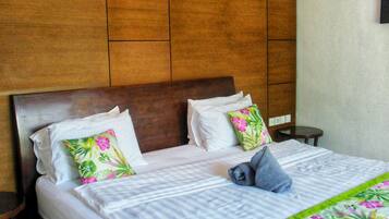 2 bedrooms, desk, free WiFi, bed sheets