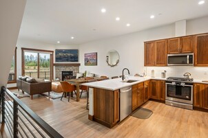 House, 4 Bedrooms | Interior