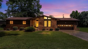 House, 3 Bedrooms | Exterior