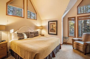 2 bedrooms, desk, WiFi, bed sheets - Oct 3-10th Special - Amenities that include Pool, Steam Room, Sauna, Tennis, AC (sunriver)
