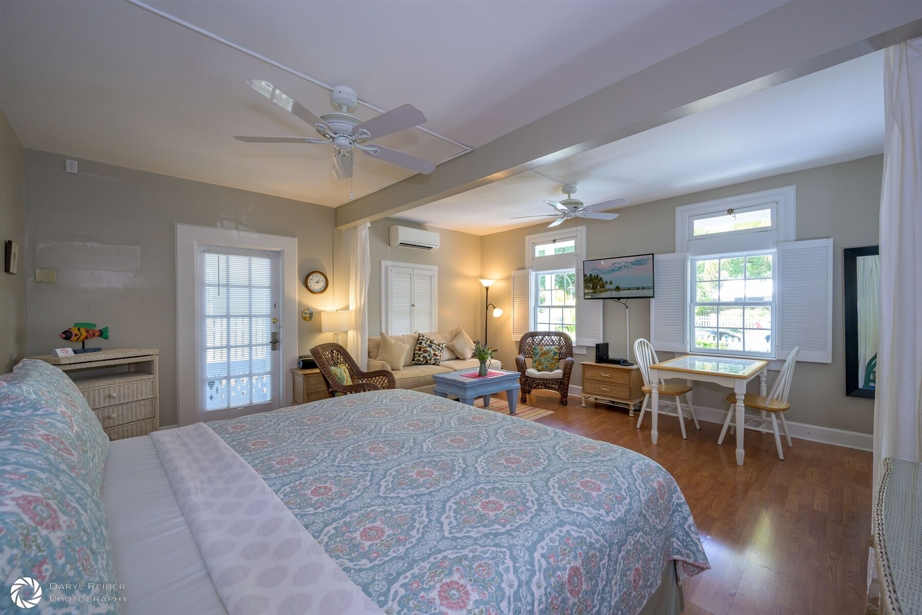 Iron/ironing board, internet, bed sheets