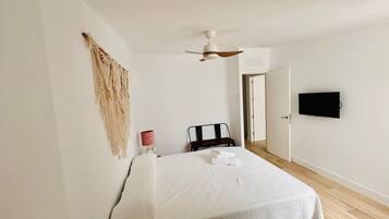 2 slaapkamers, een strijkplank/strijkijzer, wifi, beddengoed