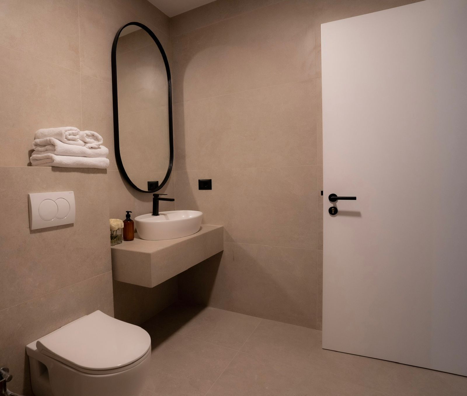 Deluxe Apartment, Balcony, City View | Bathroom