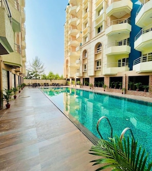 Indoor pool, outdoor pool - Hotel Four Waves (Puri)