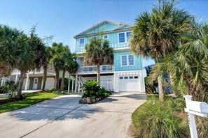 Exterior - Surf Song - Beautiful 5 bedroom / 5 bathroom house in Kure Beach (Kure Beach)