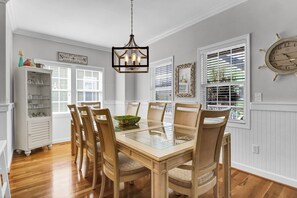 Dining - Surf Song - Beautiful 5 bedroom / 5 bathroom house in Kure Beach (Kure Beach)