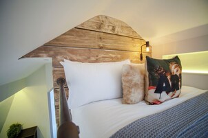 Higgihaus Apartment 5, Clare St Aparthotel | 1 bedroom, laptop workspace, iron/ironing board, free WiFi