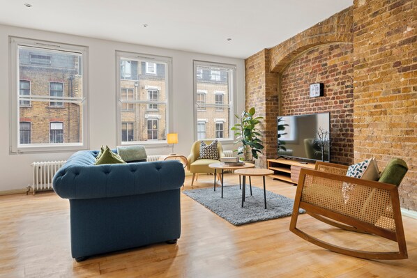 TV - Trendy Shoreditch Pad, 5 Min Walk to Old Street (London)