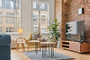 TV - Trendy Shoreditch Pad, 5 Min Walk to Old Street (London)