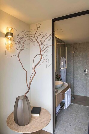 Kamar Superior | Kamar mandi | Shower, pancuran hujan, pengering rambut, dan jubah mandi