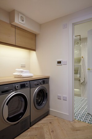 Interior - Coach House Totnes: Natural Luxe (Totnes)