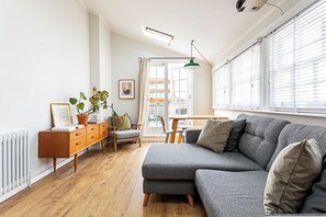 Living area - Gorgeous Hoxton Flat (London)