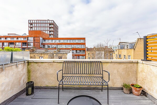 Basic Apartment | Exterior