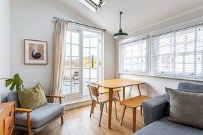 Dining - Gorgeous Hoxton Flat (London)