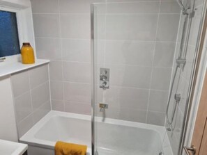 Shower - No 14 - Three-Bedroom Apartment (Wick)