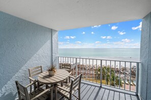 Outdoor dining - Sunswept 502 Sunsets & Suntans- Great Rates Book Now! (Orange Beach)