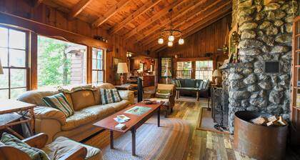 Classic Maine Lake Cottage on Sebago – Pet-Friendly & Beach Access