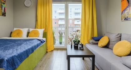 Lumina modern studio with balcony