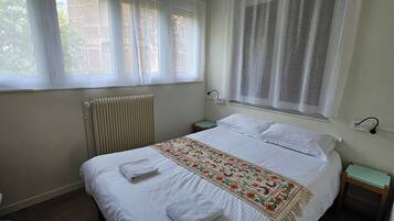4 bedrooms, in-room safe, iron/ironing board, travel crib