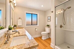 Bathroom - 25% Off Oct 22-25 Walk 2 Beach, Rooftop Deck View! (Oxnard)