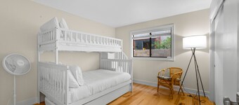 25% Off Oct 22-25 Walk 2 Beach, Rooftop Deck View!