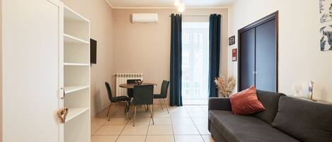 1 bedroom, soundproofing