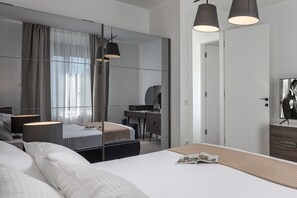 4 habitaciones, tabla de planchar con plancha, wifi y ropa de cama