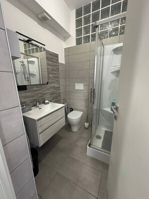 Apartment, 3 Bedrooms, Smoking | Bathroom | Bathrobes, toilet paper - B&b Love Holiday House Santa Severa (Tolfa)