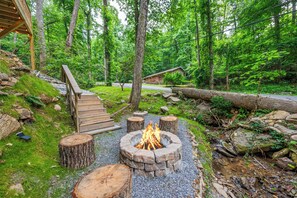 Property grounds - Less than one mile to downtown Gatlinburg in the heart of the Smokies~ (Gatlinburg)