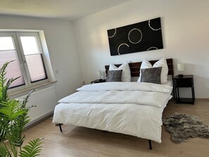 1 quarto, escrivaninha, ferros/tábuas de passar roupa, Wi-Fi