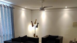 Living area - Quartos Vila Augusta  (Guarulhos)