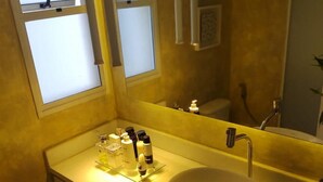 Bathroom - Quartos Vila Augusta  (Guarulhos)