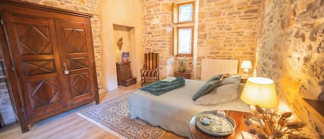 1 bedroom, premium bedding, individually decorated