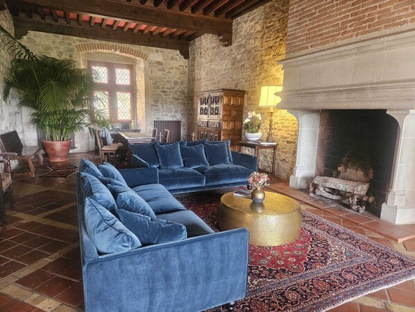 Living area - Maison Bakéa (Cordes-sur-Ciel)