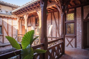 Exclusive Double Room | Premium bedding, individually decorated, individually furnished - Maison Bakéa (Cordes-sur-Ciel)