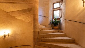 Building design - Maison Bakéa (Cordes-sur-Ciel)