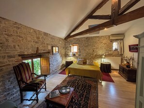 Deluxe Double Room | Premium bedding, individually decorated, individually furnished - Maison Bakéa (Cordes-sur-Ciel)
